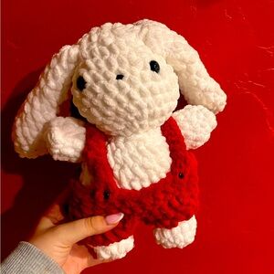 crocheted bunny with overalls!              Pattern by (OneCentCrochet)